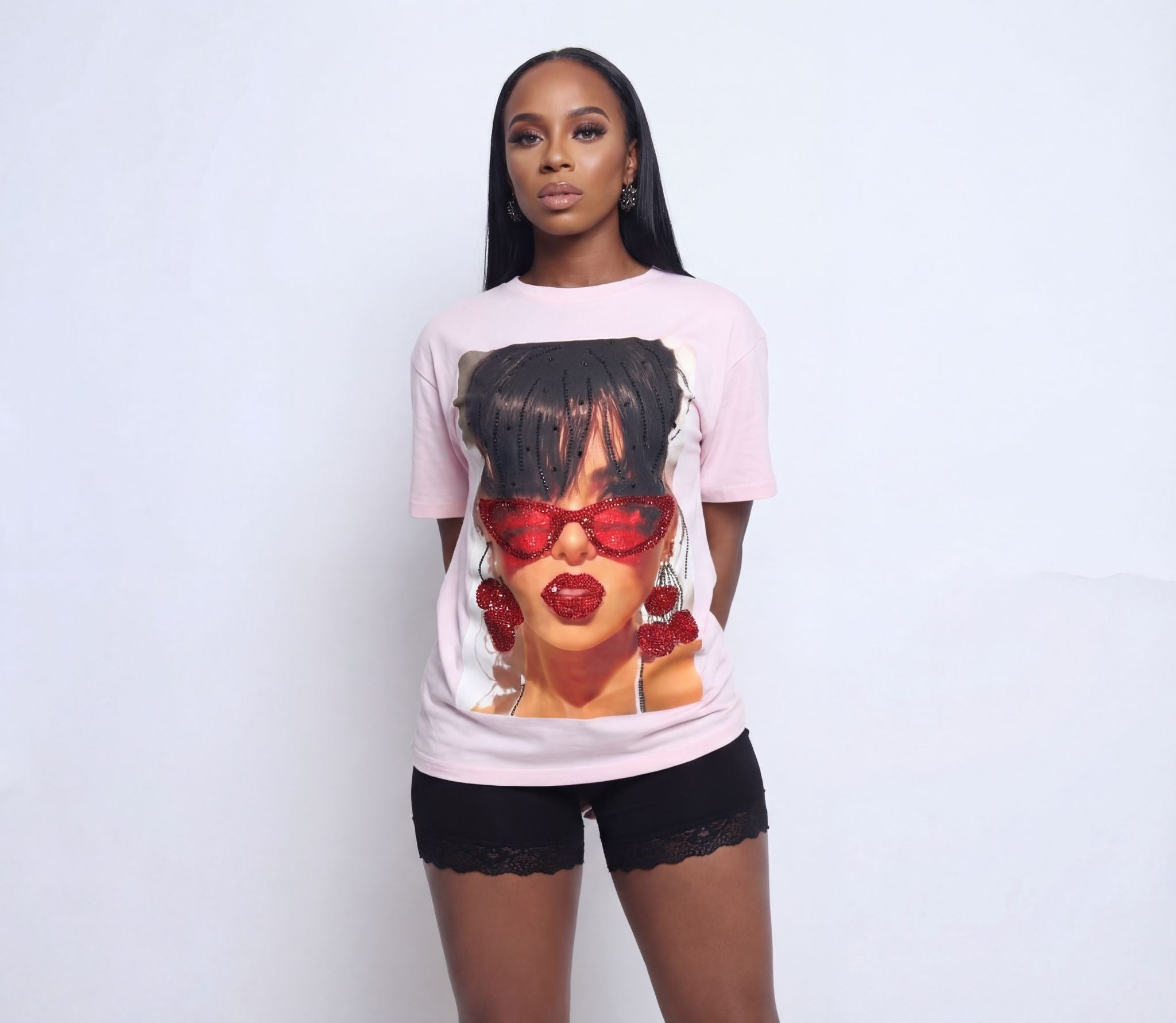It Girl Graphic Tee